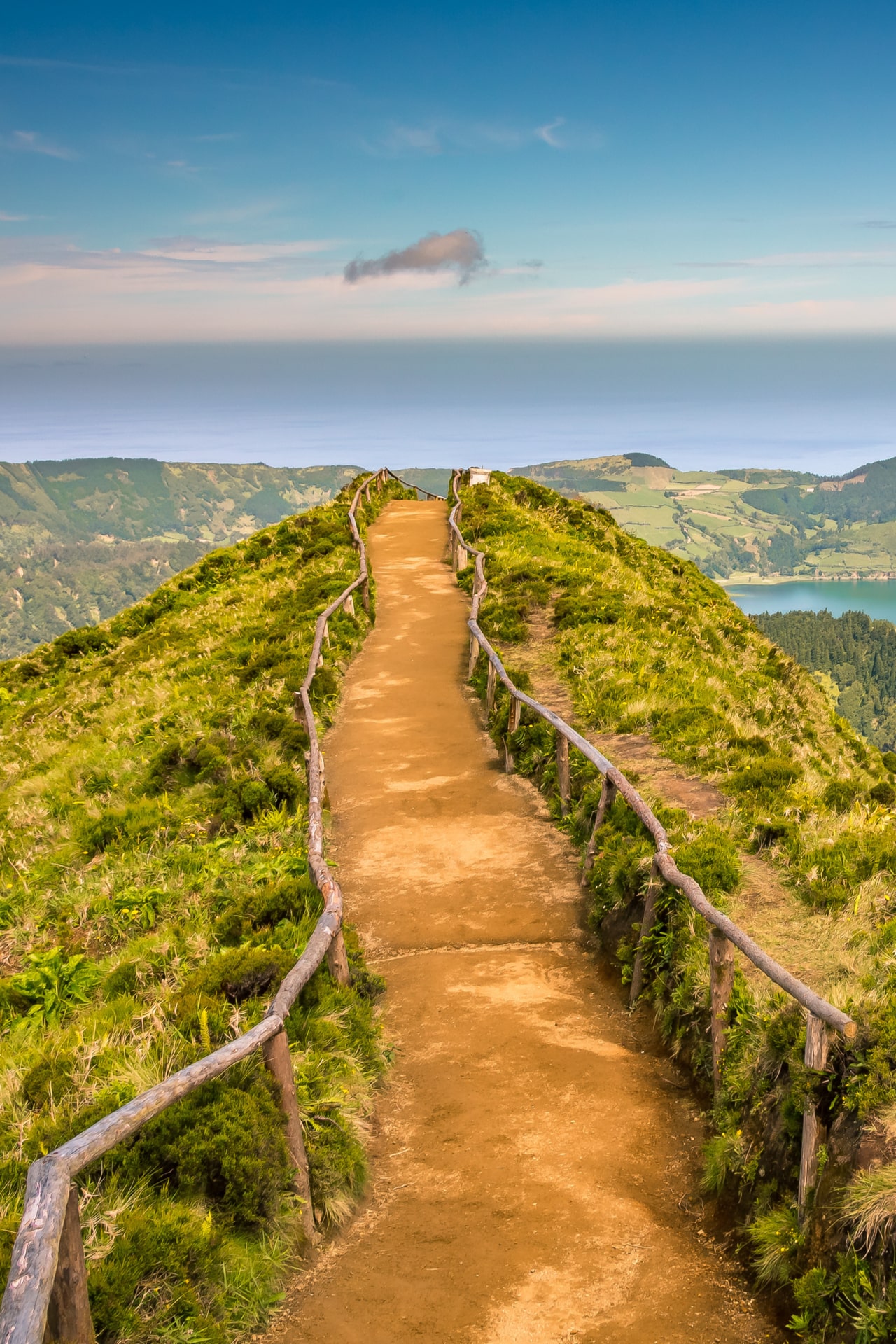 Walking path with view of the lakes of Sete Cidades